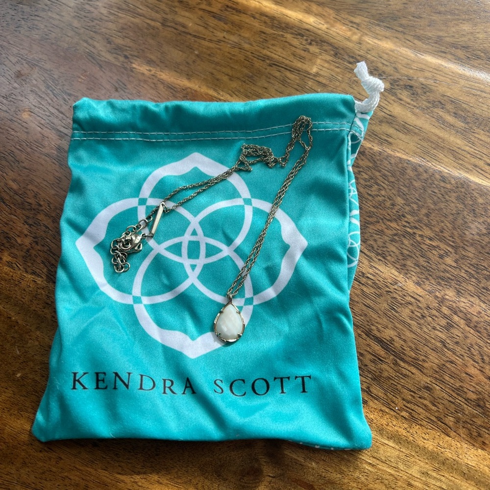Kendra Scott gold and white drop necklace